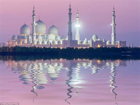 These Are The Worlds Most Beautiful Mosques Daily Mail Online