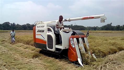 Kubota Arn327 Mini Combine Harvester Youtube