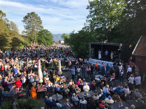 Juni, mange steder med store sankthansbål hvis været tillater det. Tollerodden, Sankthans | Avlyser sankthansaften på ...