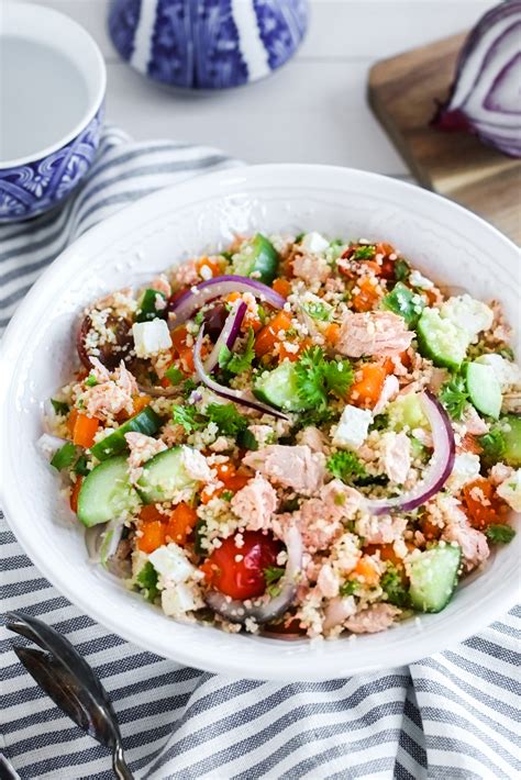 Salade De Couscous Saumon Féta And Herbes Fraîches Libre De Manger