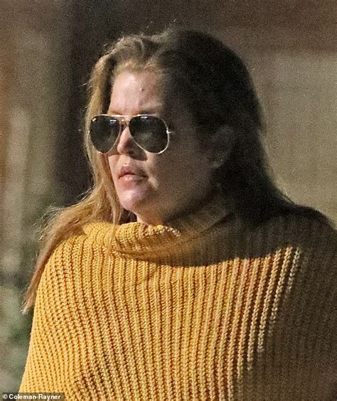 Lisa Marie Presley Totters To Her Car After Leaving Cosmetic Surgery