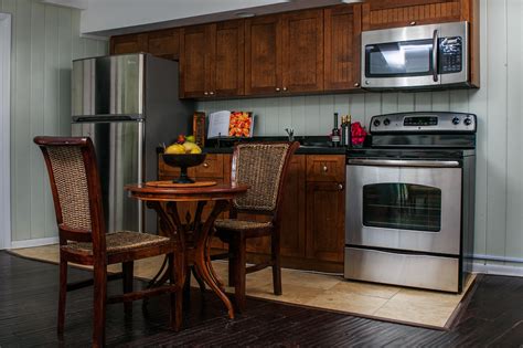 Coconut Palm Suite Kitchen - Coconut Palm Inn - Tavernier, FL 2 Bedroom