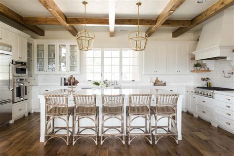 Sophisticated Farmhouse Style Kitchen With Wood Beams Hgtvs 2019