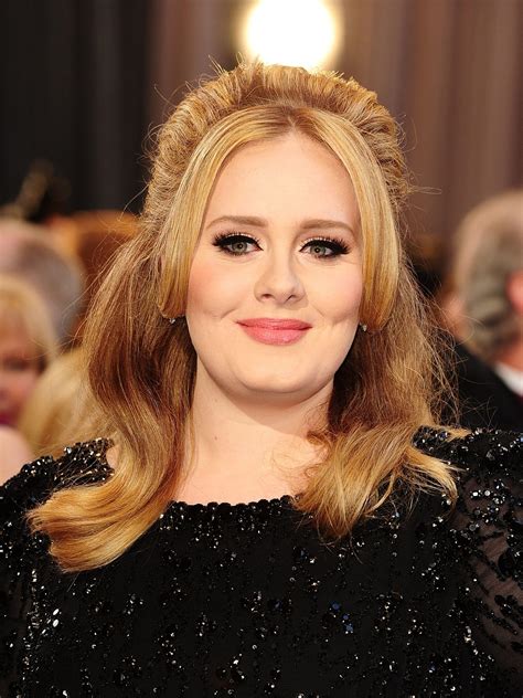 Adele într O Rochie Mulată De Ziua Sa Cât De Bine Arată După Ce A