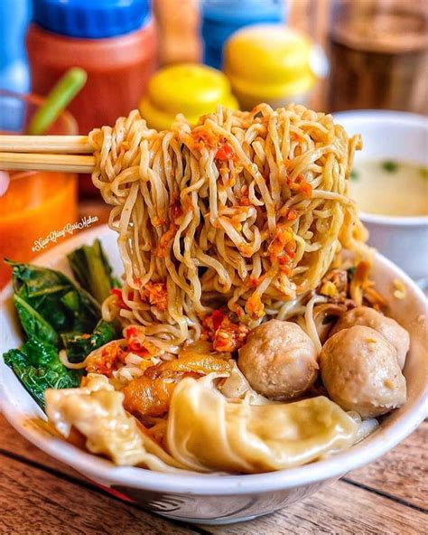 Resep dan cara membuat mie ayam jakarta original. 10 Pilihan Tempat Makan Mie di Jakarta yang Enak dengan Harga Bersahabat - tempat.com