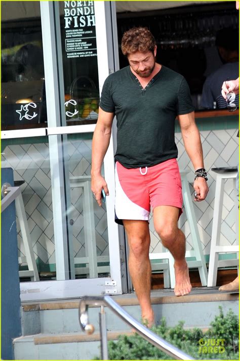 Gerard Butler Shows His Barefoot Confidence At Sydney Bondi Beach Lunch