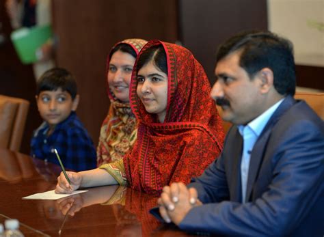 Opinion Why Malalas Bravery Inspires Us Cnn
