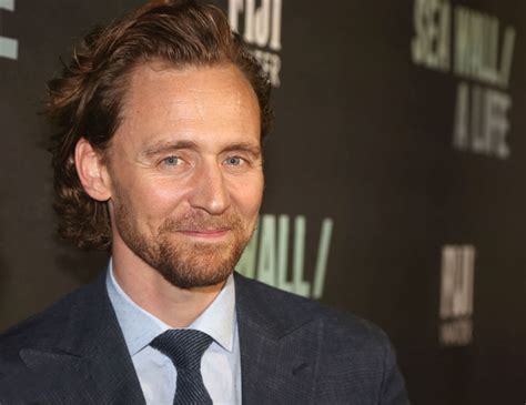 In past, he dated singer taylor swift and also with actress susannah fielding. Tom Hiddleston Once Said Richard E. Grant Looks 'Like Loki ...