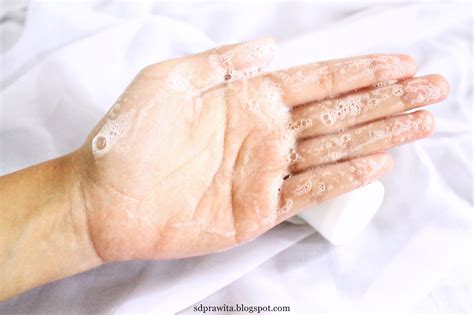 The alpha line has been reformulated in 2013 but the website still shows the old ingredients, the gokujyun line still shows pictures of the old packaging, the new shirojyun premium products aren't listed on the website, etc. Review Hada Labo Tamagohada Mild Peeling AHA/BHA Make Up ...