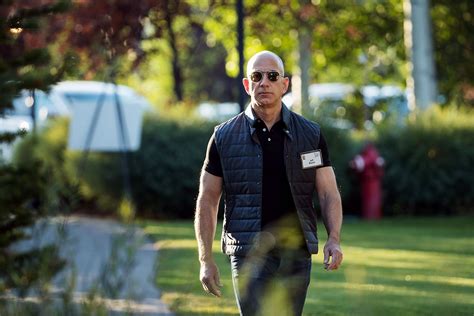 Jeff Bezos Accuses National Enquirer Of Trying To Blackmail Him With