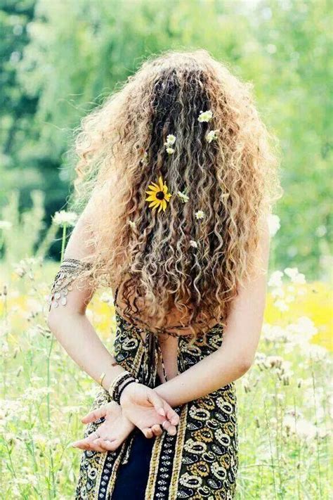 22 curly hippie hairstyles hairstyle catalog