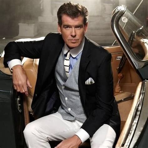 pin by mabel on ellos in 2020 well dressed men pierce brosnan mens outfits