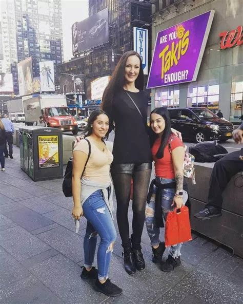 Yekaterina Is The Tallest Model In The World Barnorama