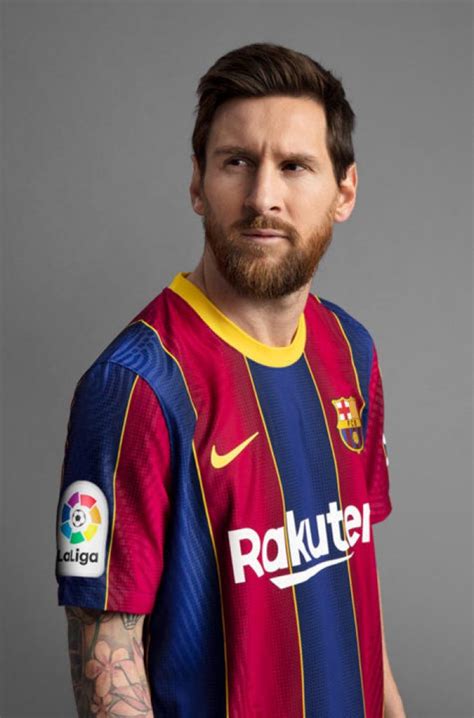 Asisat Oshoala Lionel Messi Show Off Barcelonas New Home Kit Goalball