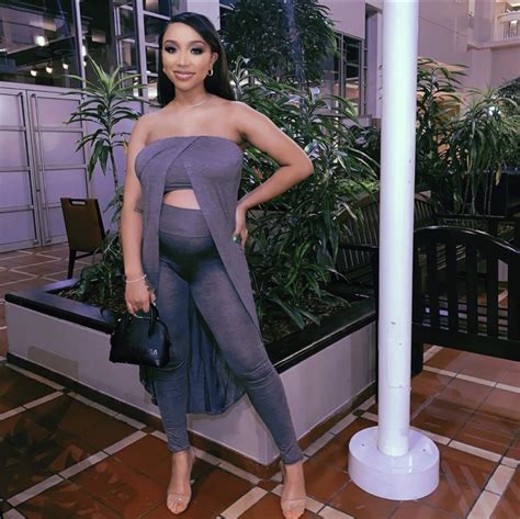 Zonnique Pullins Showed Off Her Growing Baby Bump In A Grey Tunic Set