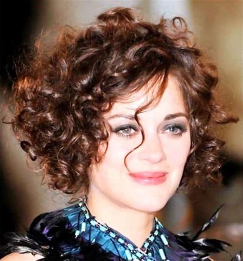 25 Elegant And Good Curly Hairstyles Ideas For Women 2020 Sheideas