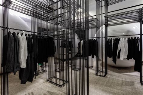 Here's what you may have not known about the legendary retail playground. Concept Store Find: Dover Street Market London - Melting ...