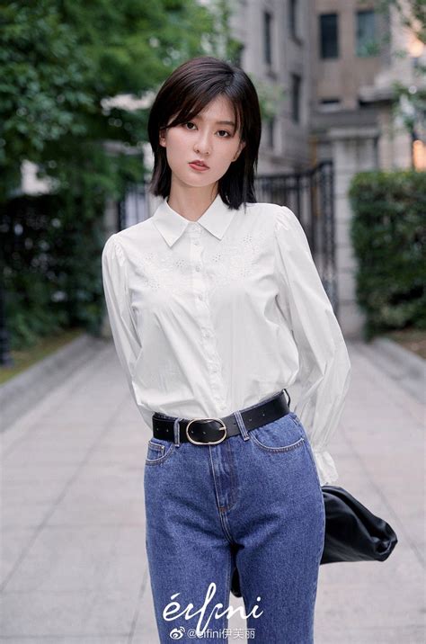 Qiao Xin Poses For Photo Shoot China Entertainment News In 2020