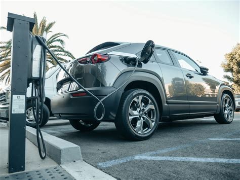 Do Hybrid Cars Last Longer Than Gas?
