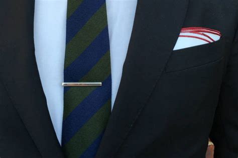 How To Wear A Tie Clip The Correct Tie Bar Placement Position And Size
