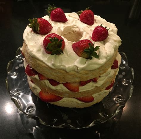 Angel Food Cake With Strawberries And Whipped Cream