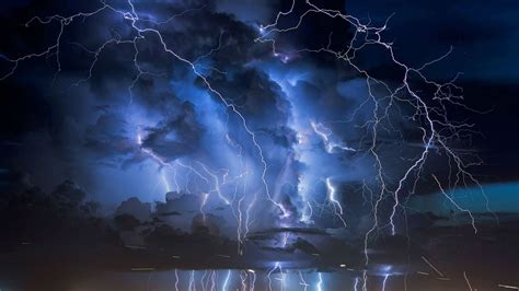 Download Strong Thunderstorm Best Desktop Wallpaper Wallpapers Com