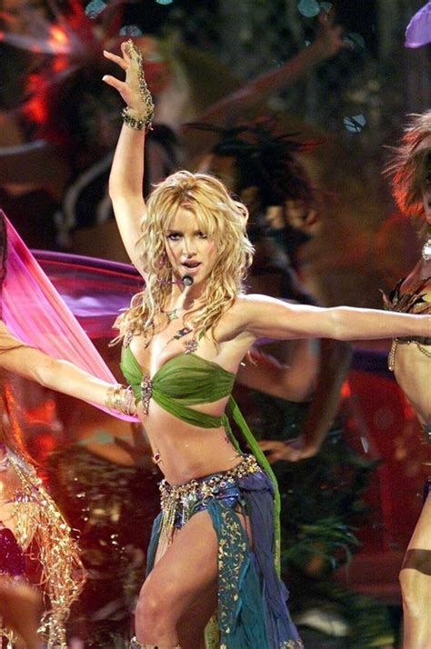Britney Spears Makes An Epic Return At The Mtv Vmas Stage With A Sexy Performance