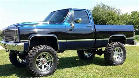 Square Body Chevy Lifted Chevy Trucks Classic Cars Trucks 87 Chevy