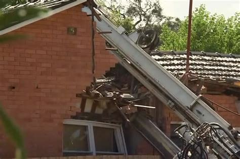 Melbourne House Badly Damaged As Boring Crane Collapses Crashing Into