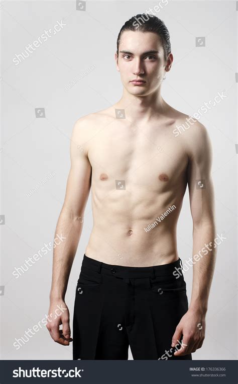 非常に痩せた若い男性、痩せた美しい少年、食欲減退症の体写真素材176336366 Shutterstock