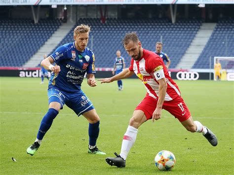 Red bull salzburg zerlegt hartberg in alle einzelteile. Jetzt LIVE: TSV Hartberg gegen FC Red Bull Salzburg ...