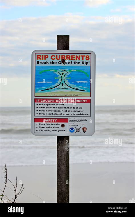 Dangerous Rip Currents Sign Hi Res Stock Photography And Images Alamy