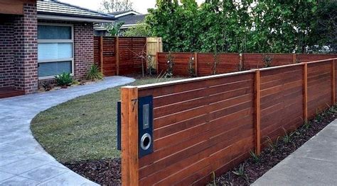 Small Front Yard Fence Ideas