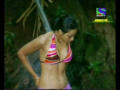 Hindi Tv Serial Actress Shweta Tiwari Hot Wet Bikini Stills Hot Blog Photos