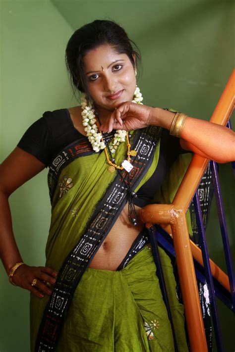 Mallu Sexy Aunty Nave In Saree Mallu Saree Below Navel Actress Rare