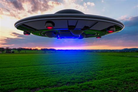 Best Ufo Landing Stock Photos Pictures And Royalty Free