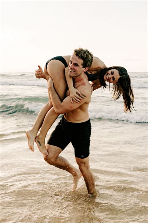 Cute Couple Picture Ideas On The Beach ~ Pin By Kaileen On Couples Photography Monamartih