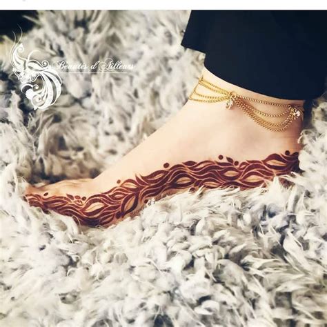 24 Simple Mehndi Designs For Feet That Will Mesmerise All Indian Brides