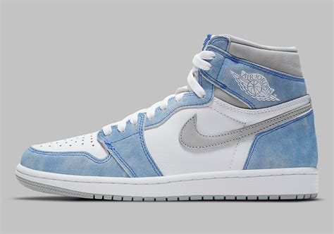 Official Images Of The Air Jordan 1 Retro High Og “hyper Royal” Are Y