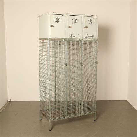 Steel Wire Mesh Clothing Locker With Upper Lockers 73262