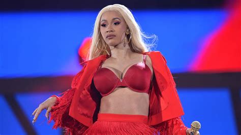 cardi b responds to criticism following instagram live rant ladbible
