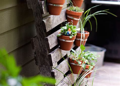 8 Space Saving Vertical Herb Garden Ideas For Small Yards And Balconies