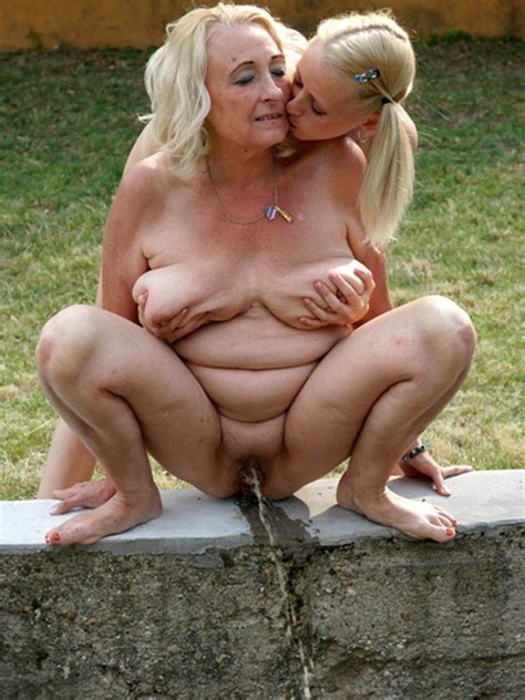 Hot Granny Nude Outdoors Mature Nude