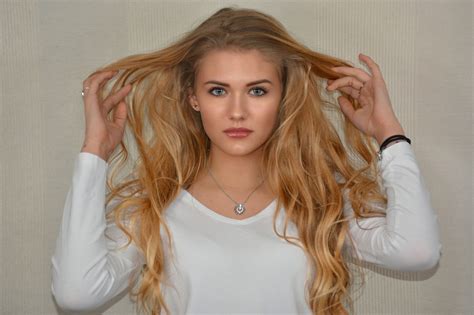daphne dare women pornstar blonde blue eyes shoulder length hair