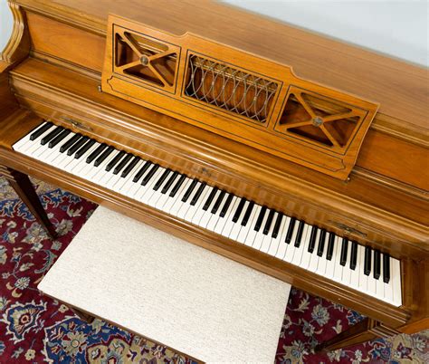 Wurlitzer Classic Upright Piano Walnut Sn 1732435