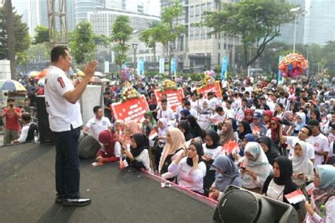 Di era globalisasi ini, masyarakat di indonesia, terutama kaum pemuda dan pemudi semakin menjunjung tinggi negara lain. Nilai Nilai Sumpah Pemuda Pada Era Globalisasi Saat Ini