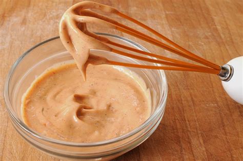 Healthy and creamy, you'll flip for this sweet potato fries dipping sauce! Dipping Sauce for Sweet Potato Fries recipe - from the ...