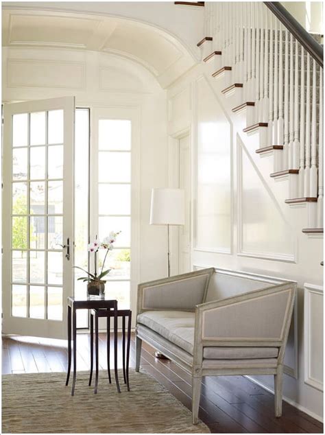 10 Chic Seating Options For Creating A Welcoming Entryway