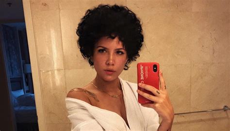 Halsey Defends Natural Hair After Fans Think Her Afro Is A