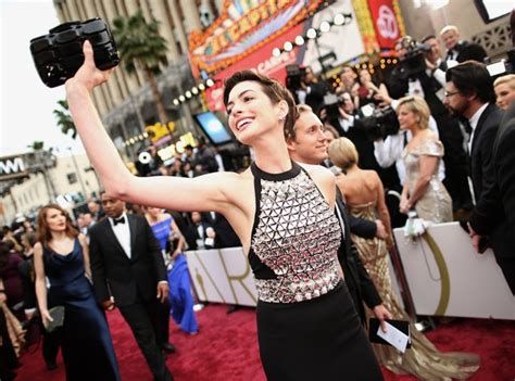 It broadcasts classical music in fm, dab digital radio, freeview, satellite, cable television and over the internet. Anne Hathaway on the Oscars Red Carpet - Oscars 2014: Red ...